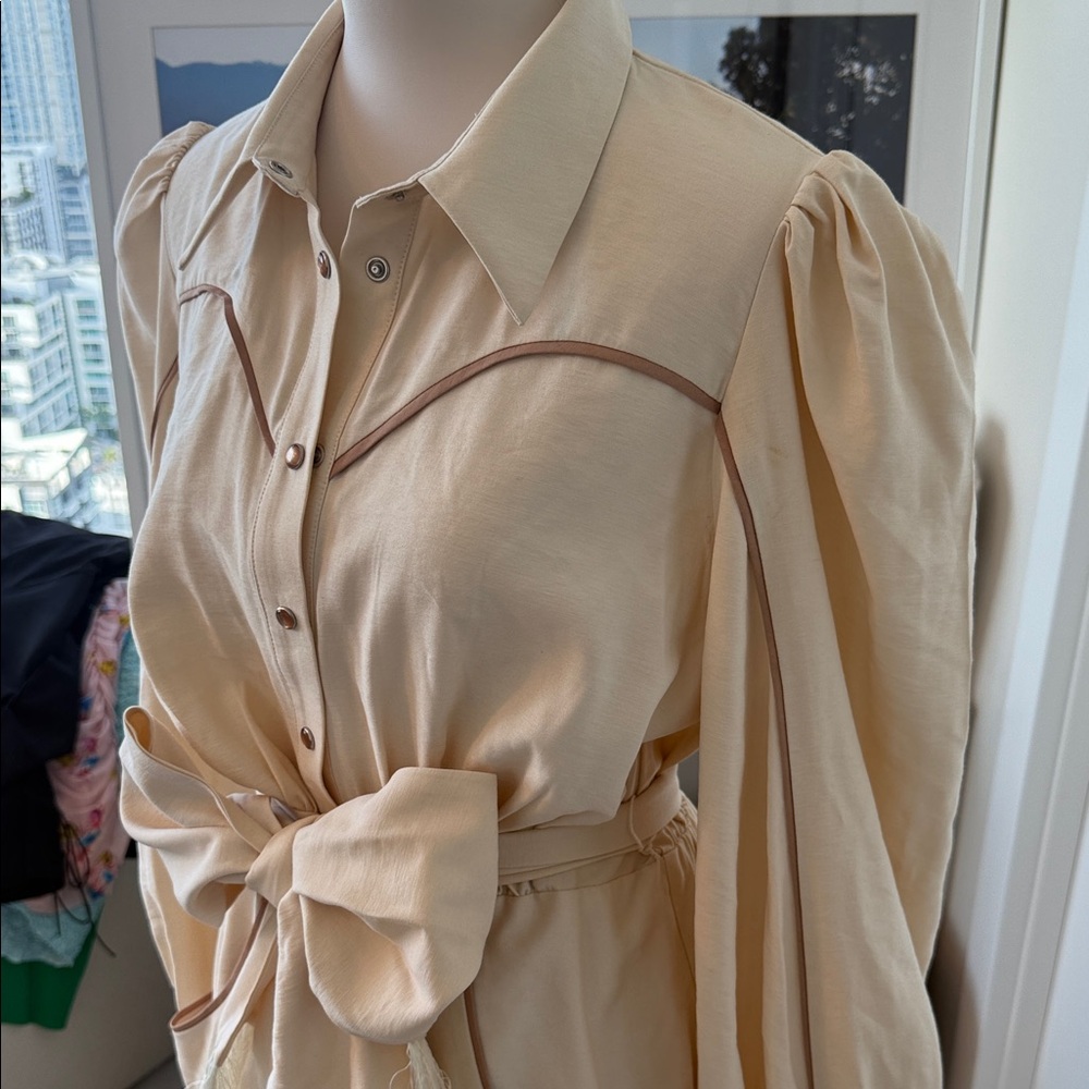 Cream Women's Top with Bow Detail - Picture 3 of 3